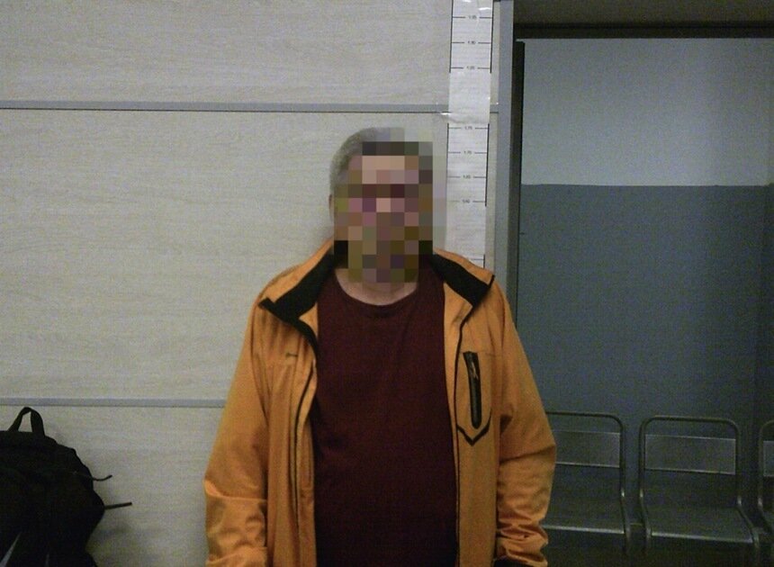 Пассажир пенсионного возраста вёл себя агрессивно на борту судна | Фото: пресс-служба Западного ЛУ МВД России на транспорте