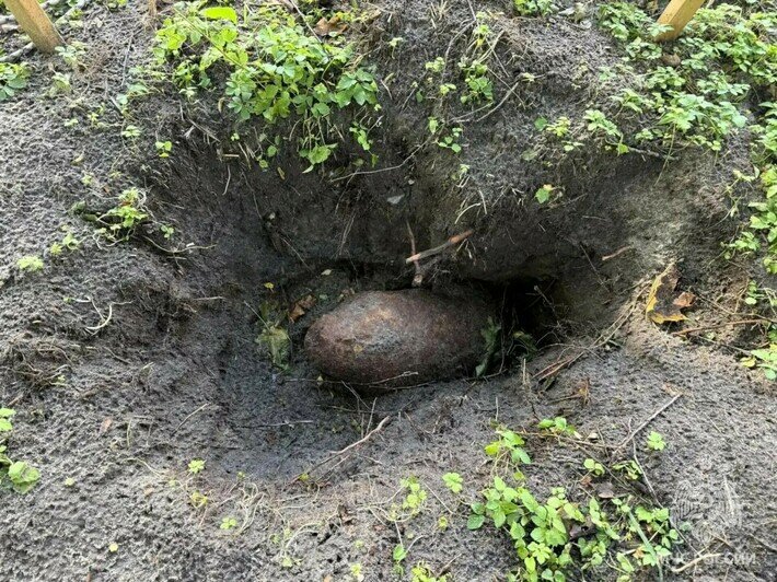 Эхо войны: в Балтийске нашли 100-килограммовую авиабомбу на приусадебном участке (фото, видео) - Новости Калининграда | Фото: ГУ МЧС по Калининградской области