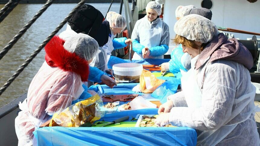 Россияне нашли дешёвую и вкусную альтернативу улетевшей в ценовой космос красной икре - Новости Калининграда | Фото: Александр Подгорчук / Архив «Клопс»