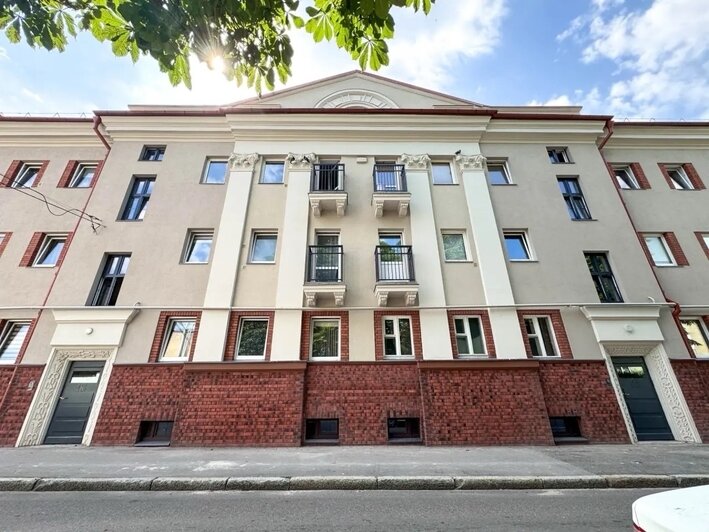 В Калининграде отремонтировали дом, где функционализм 1920-х соединился со сталинской архитектурой (фото) - Новости Калининграда | Фото: страница губернатора Калининградской области Алексея Беспрозванных / «ВКонтакте»