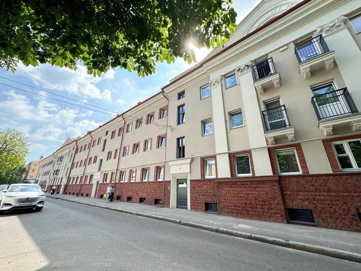 В Калининграде отремонтировали дом, где функционализм 1920-х соединился со сталинской архитектурой (фото) - Новости Калининграда | Фото: страница губернатора Калининградской области Алексея Беспрозванных / «ВКонтакте»