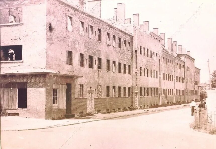 В Калининграде отремонтировали дом, где функционализм 1920-х соединился со сталинской архитектурой (фото) - Новости Калининграда | Фото: страница губернатора Калининградской области Алексея Беспрозванных / «ВКонтакте»