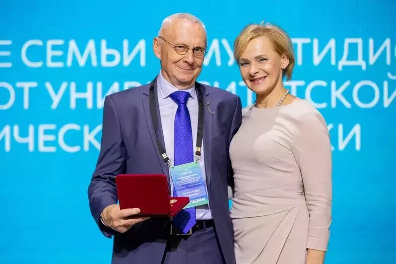 Лучших сотрудников мединститута БФУ им. И. Канта наградили | Фото: сайт БФУ им. И. Канта