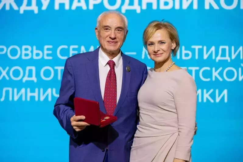 Лучших сотрудников мединститута БФУ им. И. Канта наградили | Фото: сайт БФУ им. И. Канта
