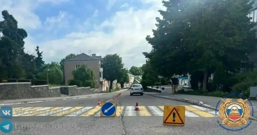 Против автомобилистки, которая сбила женщину на зебре в центре Багратионовска, возбудили дело - Новости Калининграда | Фото: канал Госавтоинспекции Калининградской области / Макс