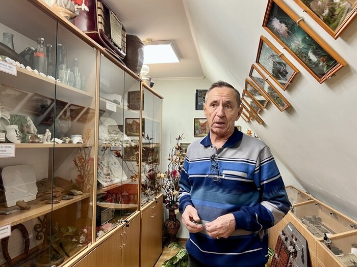 Школьным музеем руководит Виктор Пархомов – знаток родного города | Фото автора