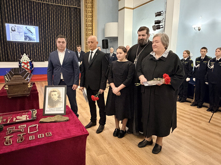 На церемонии двоюродная внучка героя профессор БФУ им. Канта Людмила Дорофеева не могла сдержать слёз | Евгения Иванкова